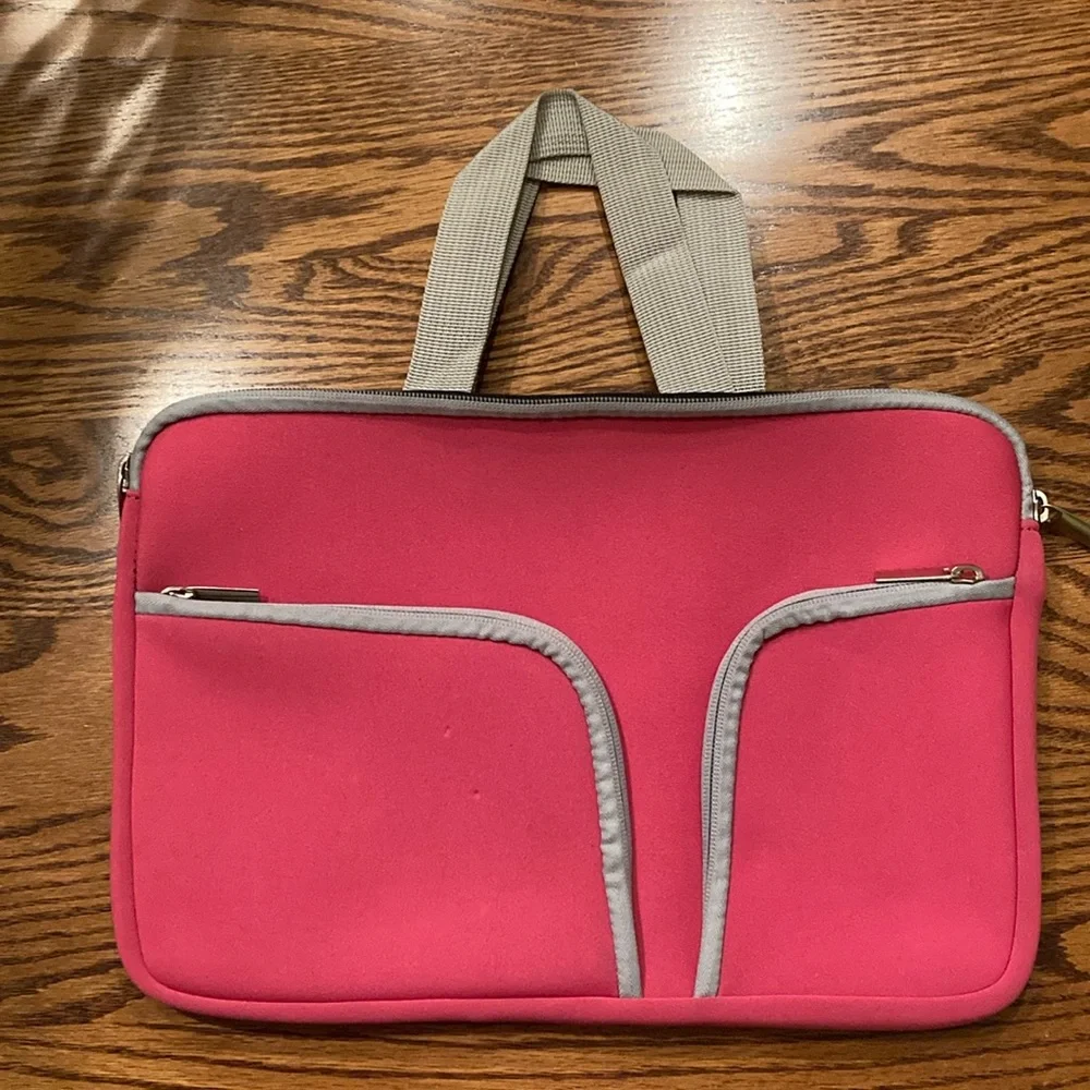 Pink laptop carry case